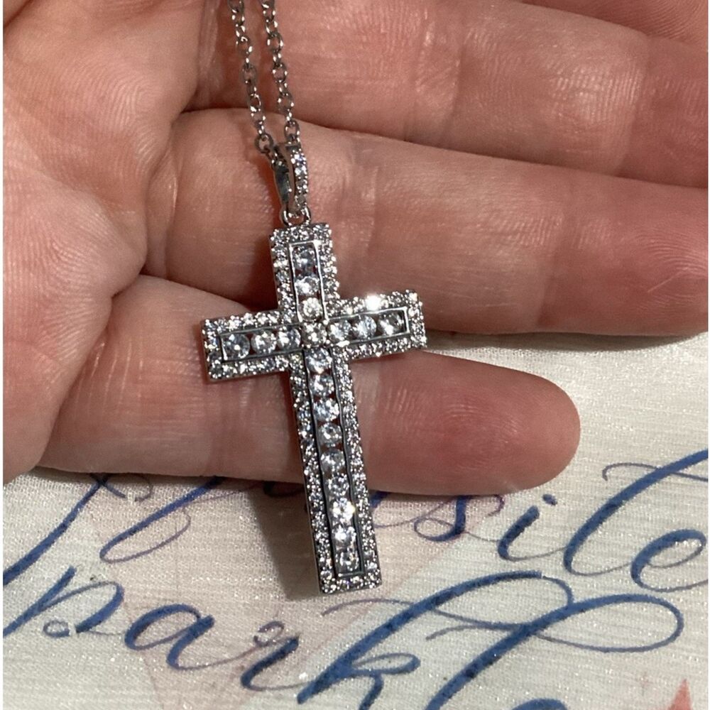 ✝️ Beautiful Sparkling Zircon Cross Pendant Necklace - Picture 8 of 16